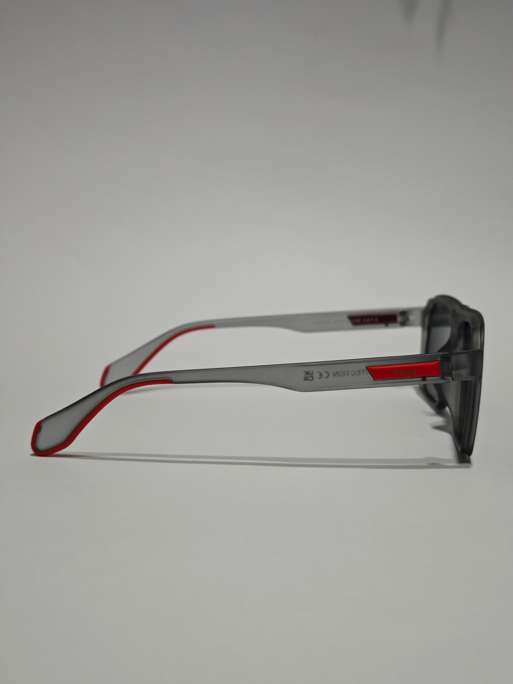 SPEC GREY / RED