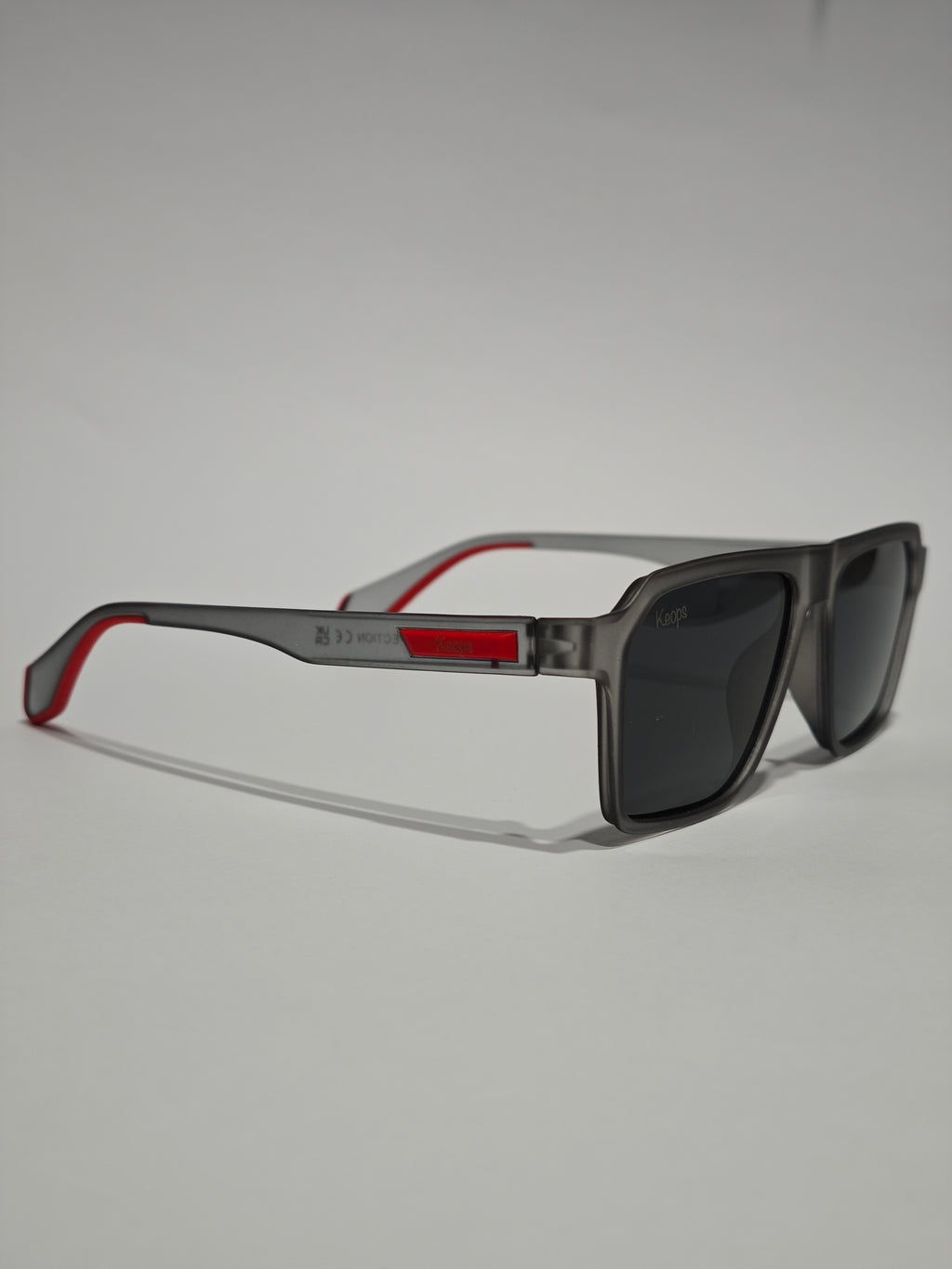 SPEC GREY / RED